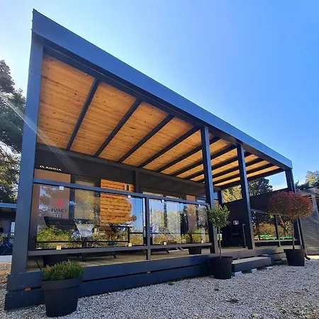 Luxury Mobile Homes Ivaci Camping *
